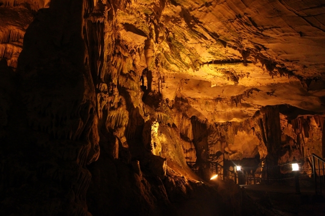 Sıcaktan bunalanlar soluğu Dupnisa Mağarası’nda alıyor
